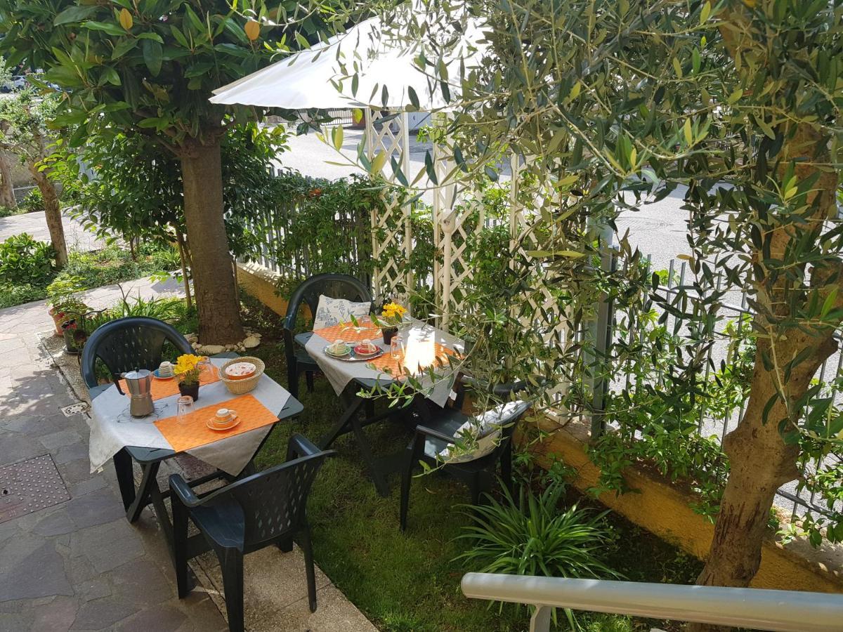 Casa Loren Pesaro Buitenkant foto